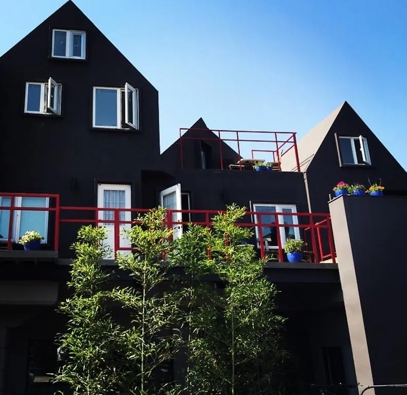 Контакты I House Chinchin